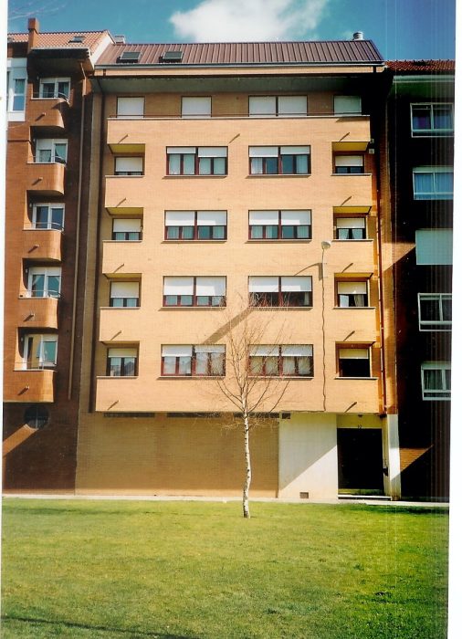 Edificio 10 viviendas Palomera León 1992